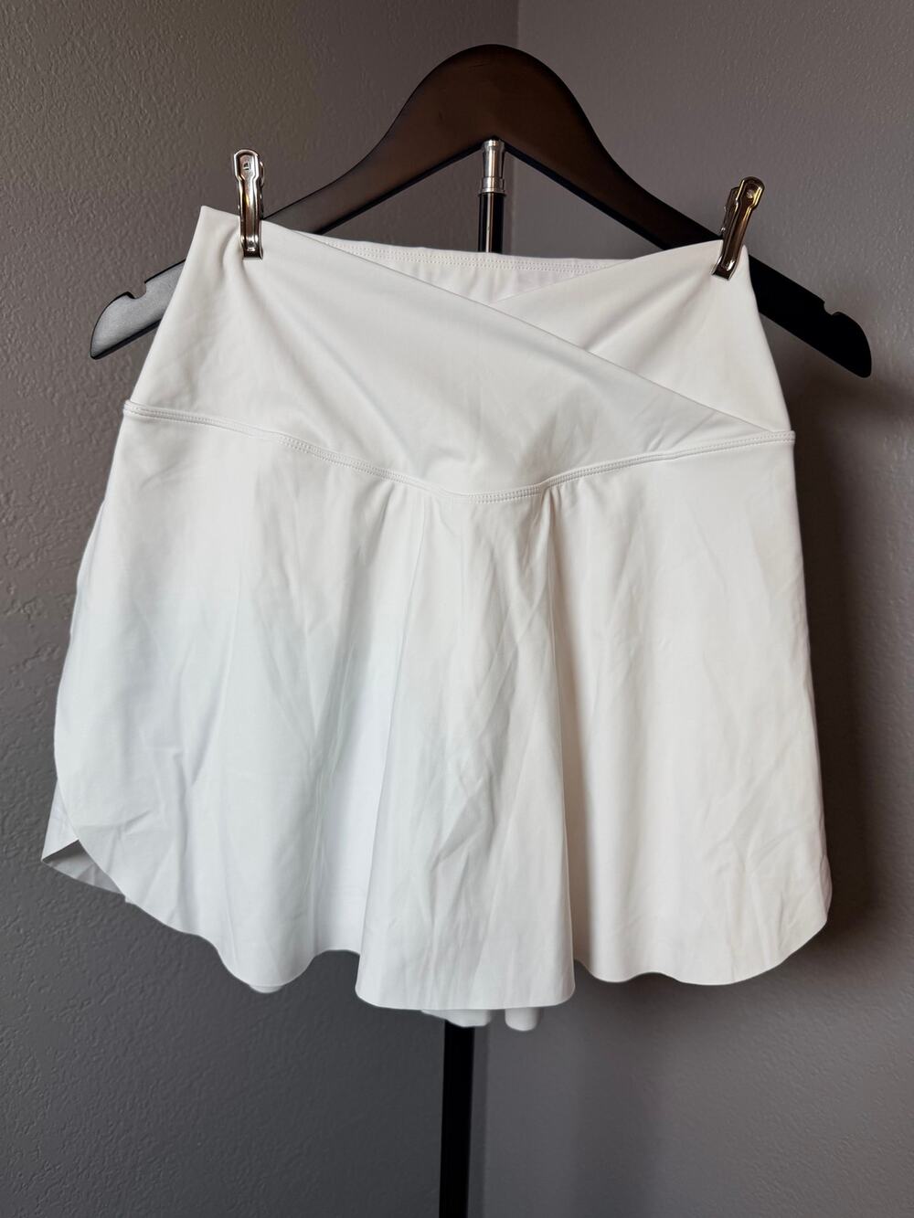 Halara White High-Waisted Tennis Skort Size Small Built-In Shorts Athleisure